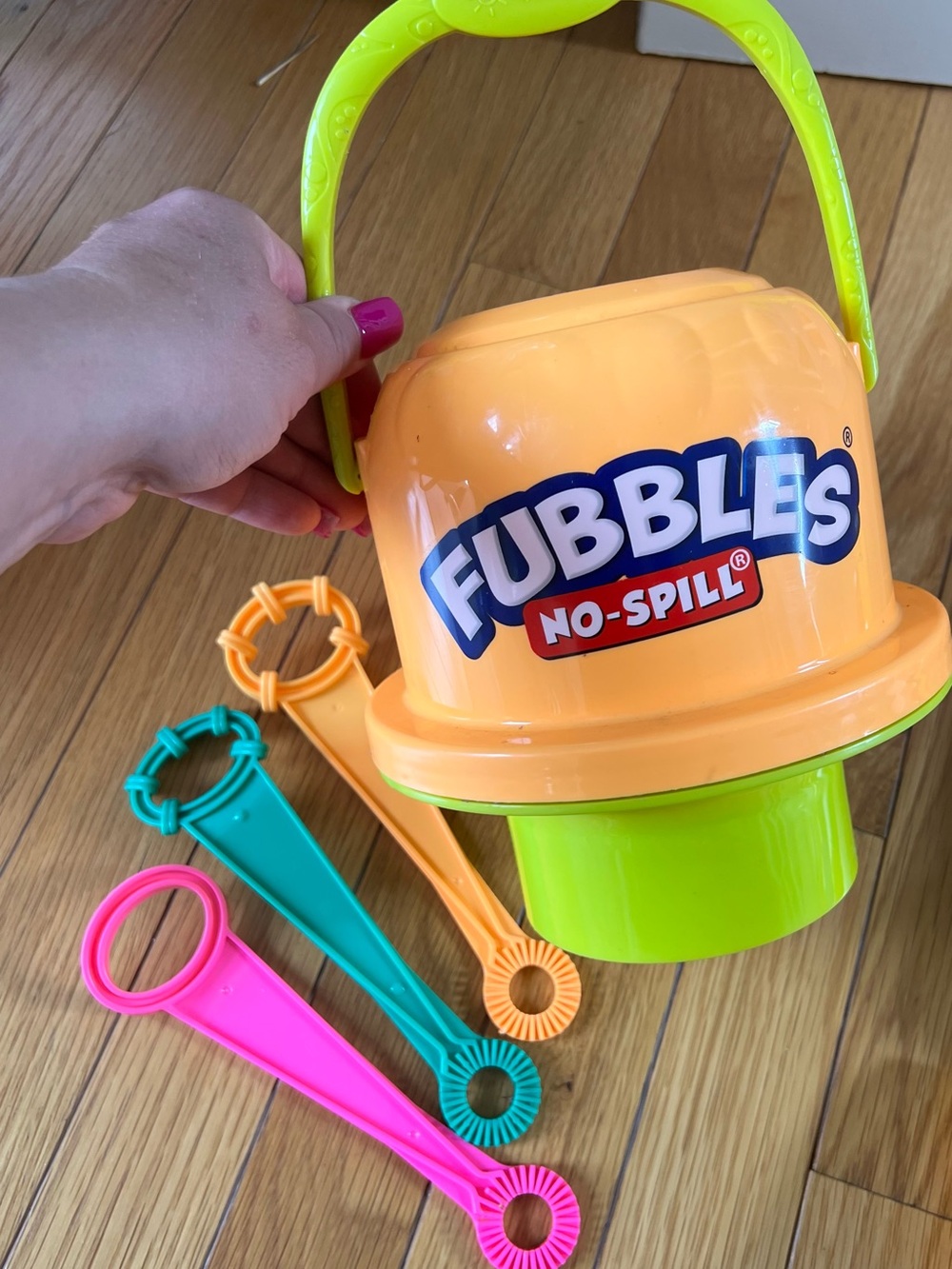 Fubbles No-Spill Bubble Bucket with Wands - Orange & Lime - Picture 2 of 4